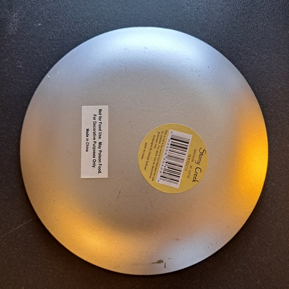 Stony Creek Winter Cardinals Scene Saucer - Picture 2 of 4